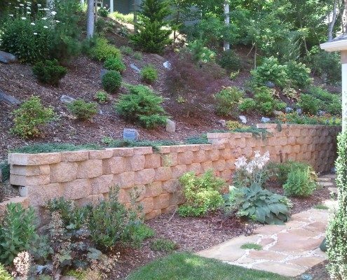 concrete block-retaining wall-hillside gardening-slopes